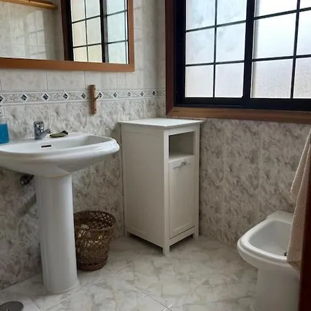 Pool House Mencey 度假居 *