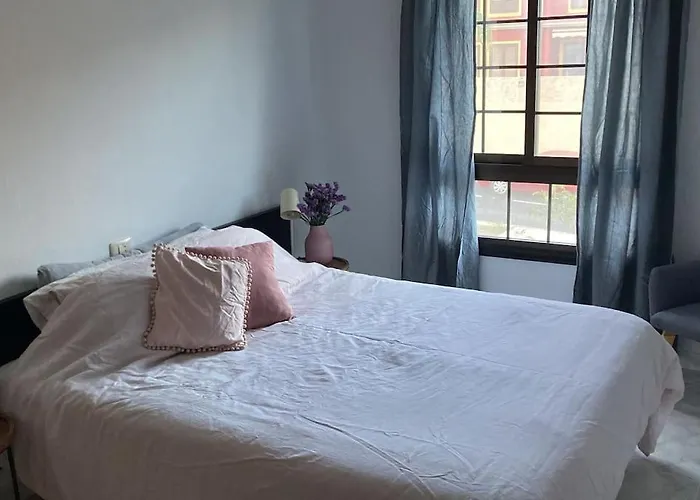 Pool House Mencey * エル・メダノ